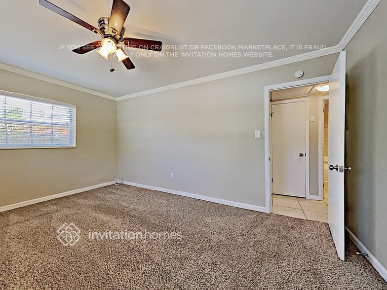 Building Photo - 2148 68th Terrace S