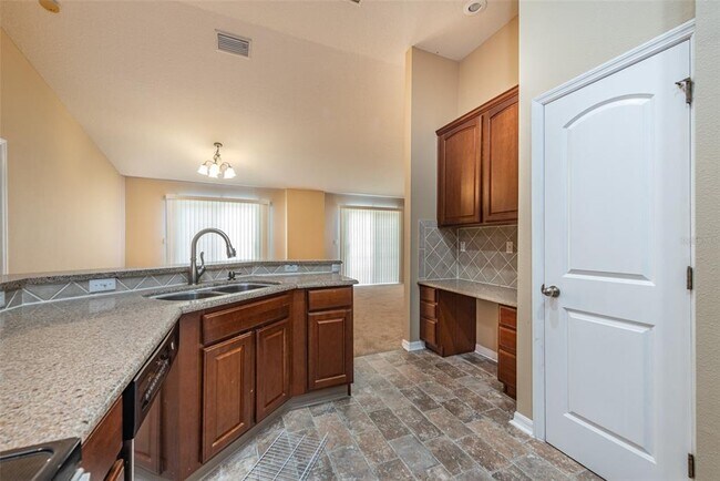 Building Photo - 6750 Eagle Feather Dr