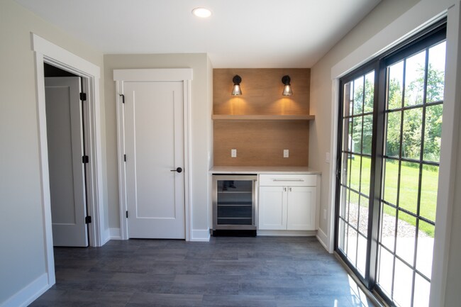 Building Photo - 7269 Yellowstone Dr