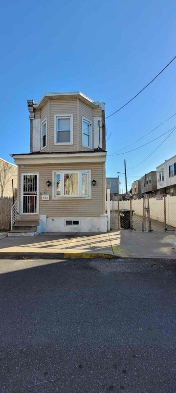 Primary Photo - 312 Bailey St