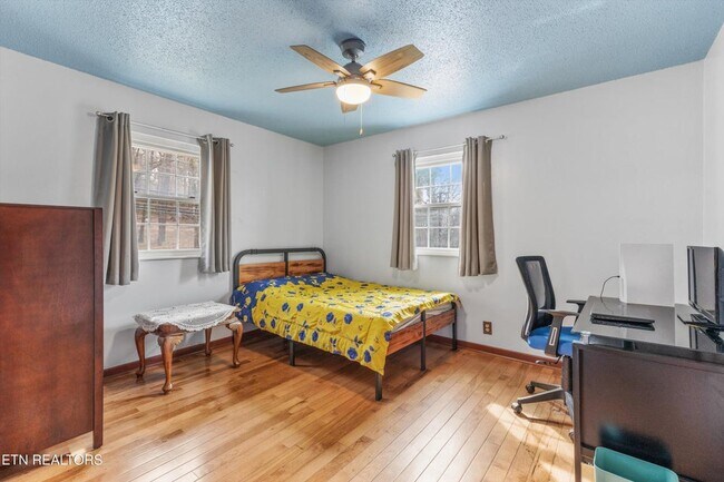 Building Photo - 1301 Chert Pit Rd