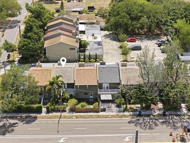 Building Photo - 727 N Himes Ave