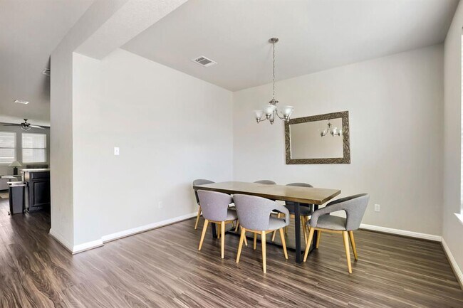 Building Photo - 5547 Bellissima Way