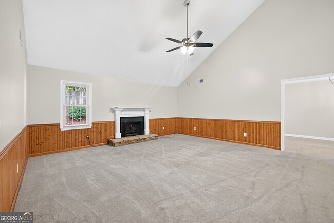 Building Photo - 129 Springbrook Dr