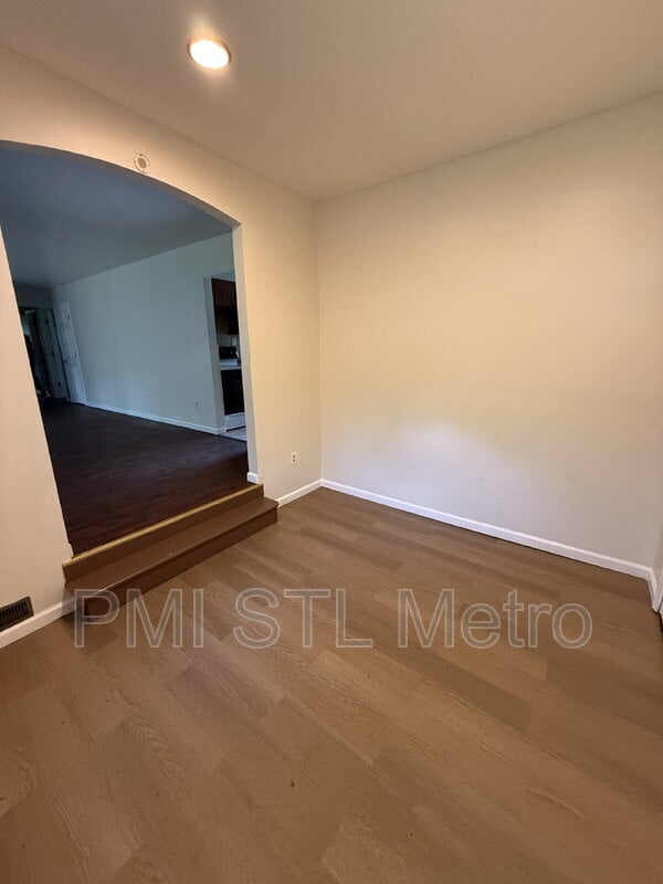 Building Photo - 1510 Trampe Ave