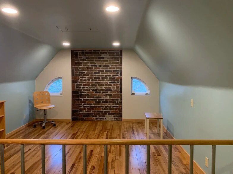 Building Photo - 705 S Fess Ave