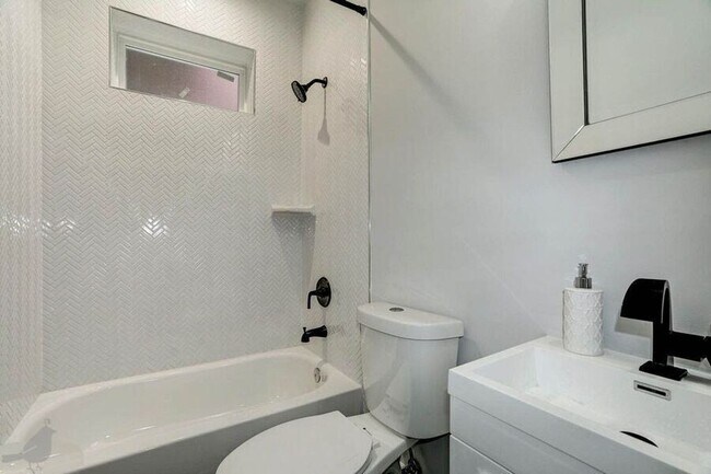 Building Photo - 329 K St NE