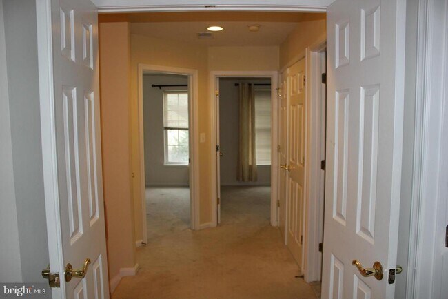 Building Photo - 24651 Kings Canyon Square