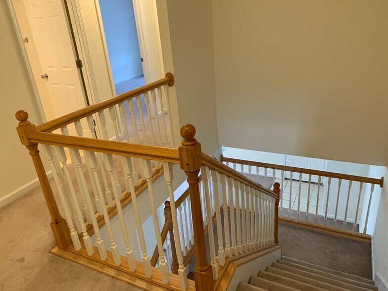Building Photo - 1108 Lockenvitz Ln