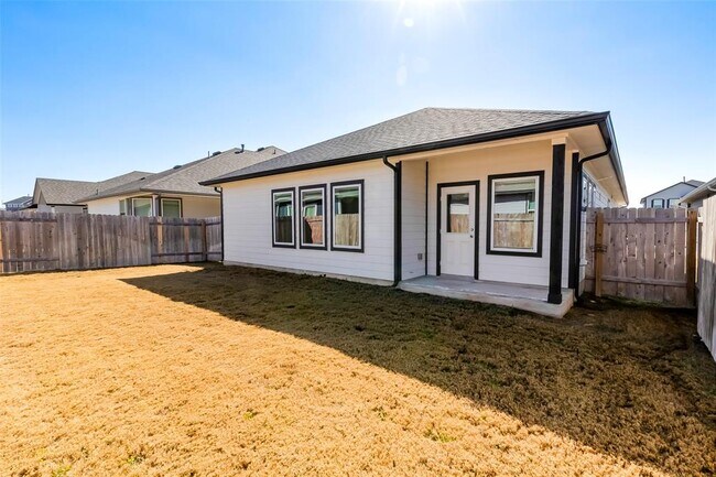 Building Photo - 141 Yellowstone Dr