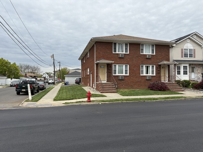 Building Photo - 77 Heald St