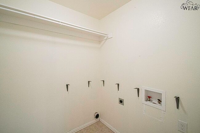 Building Photo - 4907 Falcon Crest Blvd