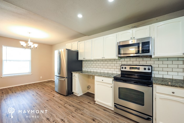 Building Photo - 4707 Pebble Glen