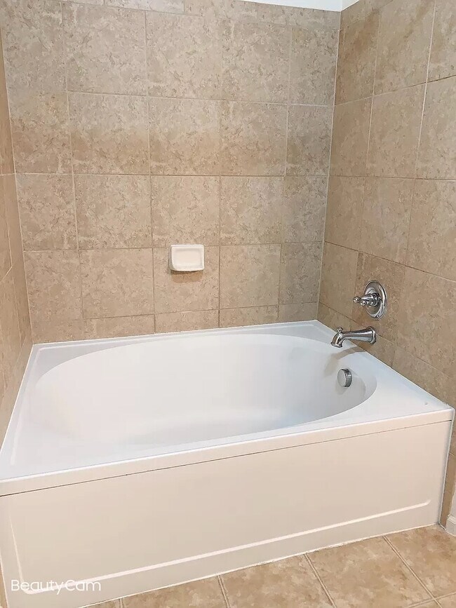 Building Photo - 7130 Simms St