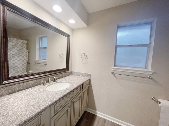 Building Photo - 13 N Deerfoot Cir