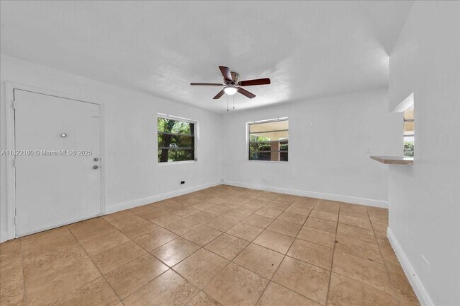 Building Photo - 6221 SW 35th St