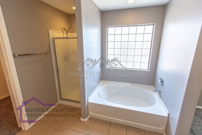 Building Photo - 6427 S 71st Dr