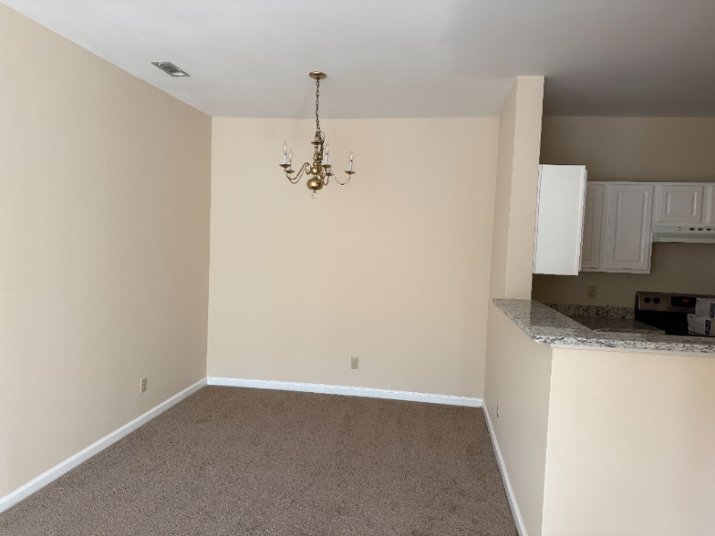 Building Photo - 1600 Long Grove Dr