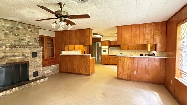 Building Photo - 1410 S Circle St