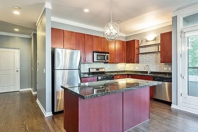 Kitchen - 2065 N Kedzie Ave