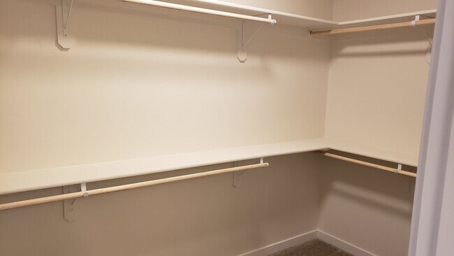 Building Photo - Like New Meridian Home!