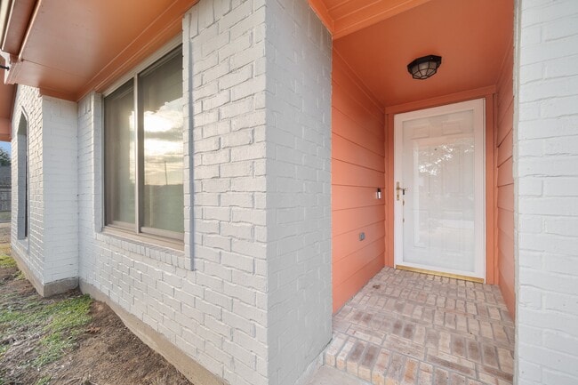 Building Photo - 1530 Hunter Green Ln