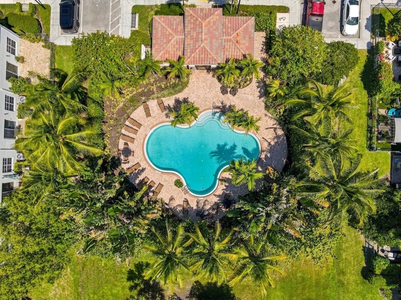 Building Photo - 4585 Tara Cove Way