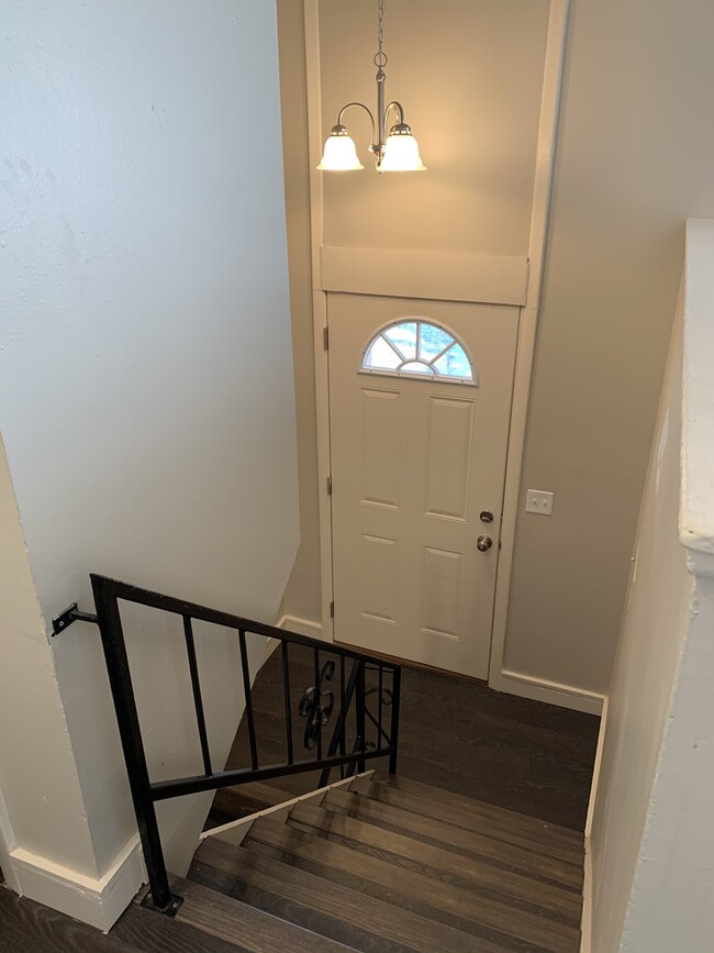 Building Photo - 2428 W Savannah Villa Oaks
