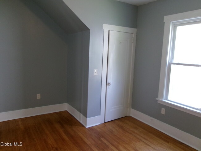 Building Photo - 1338 Parkwood Blvd