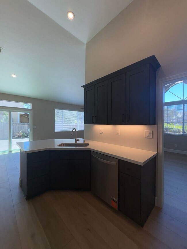 Building Photo - 798 Shannon Dr