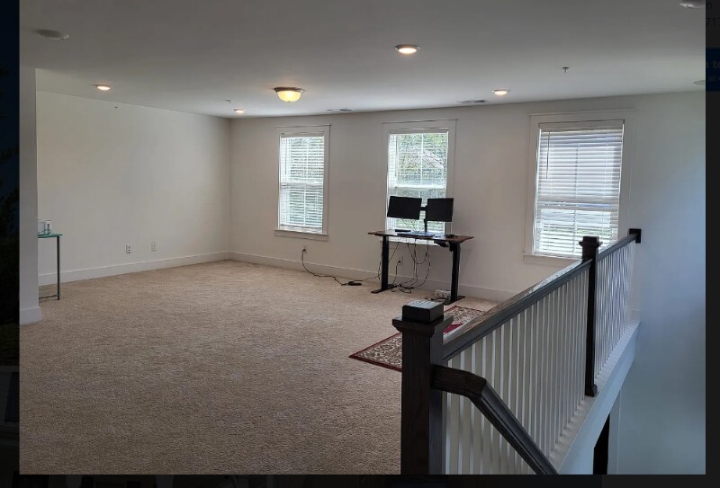 Building Photo - 372 Hammock Ln