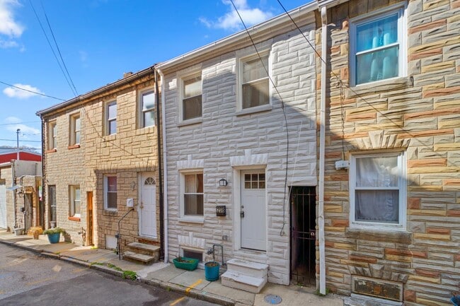 Building Photo - 208 S Durham St