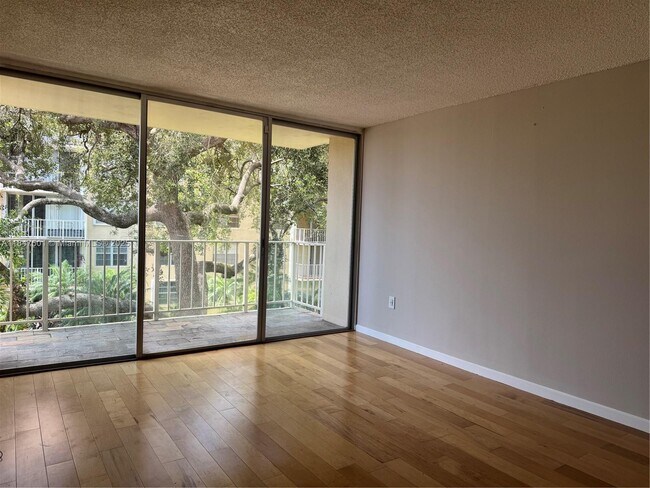 Building Photo - 13100 SW 92nd Ave