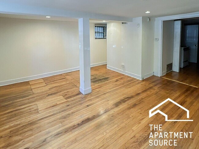 Building Photo - 3309 N Southport Ave