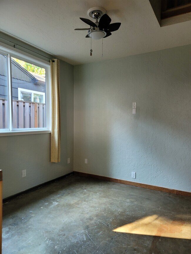 Building Photo - 1110 SE 113th Ave