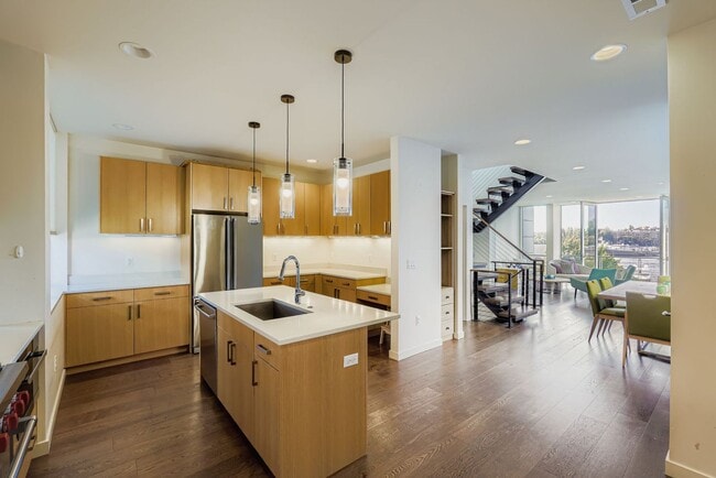 Building Photo - Eastlake Townhome with Commanding Views