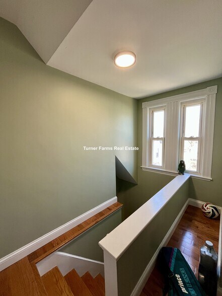 Building Photo - 43 Martin St