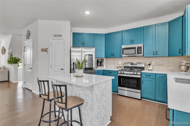 Building Photo - 49859 Lantern Wy