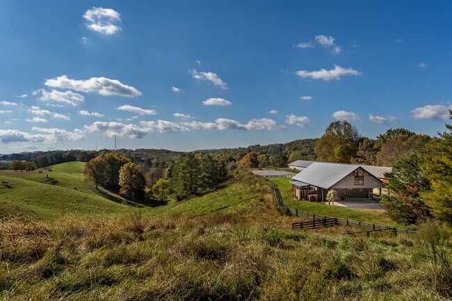 Building Photo - 299 Westview Dr