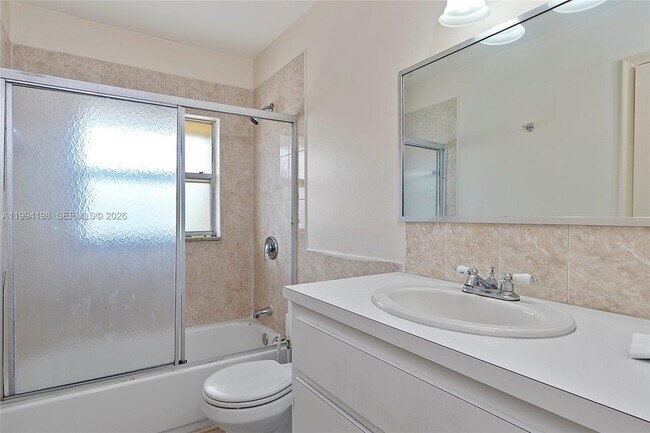 Building Photo - 5415 NW 27th St