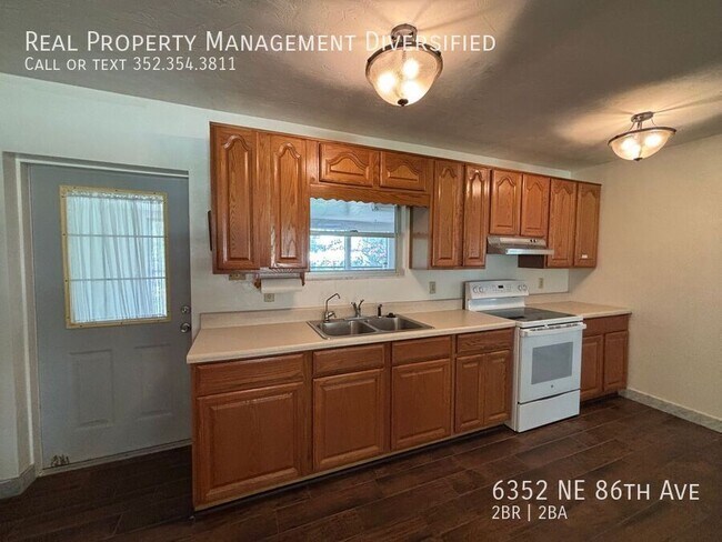 Building Photo - 6352 NE 86th Ave