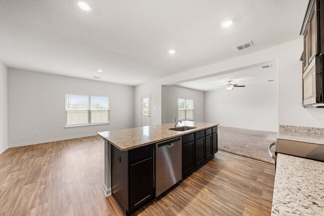 Building Photo - Spacious 4-Bed Home with Island Kitchen & Fenced Yard in Converse – 2,205 Sq Ft!
