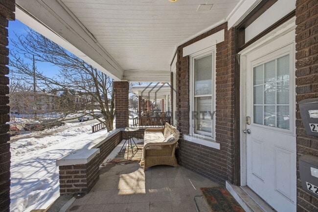 Building Photo - 2209 Summit St