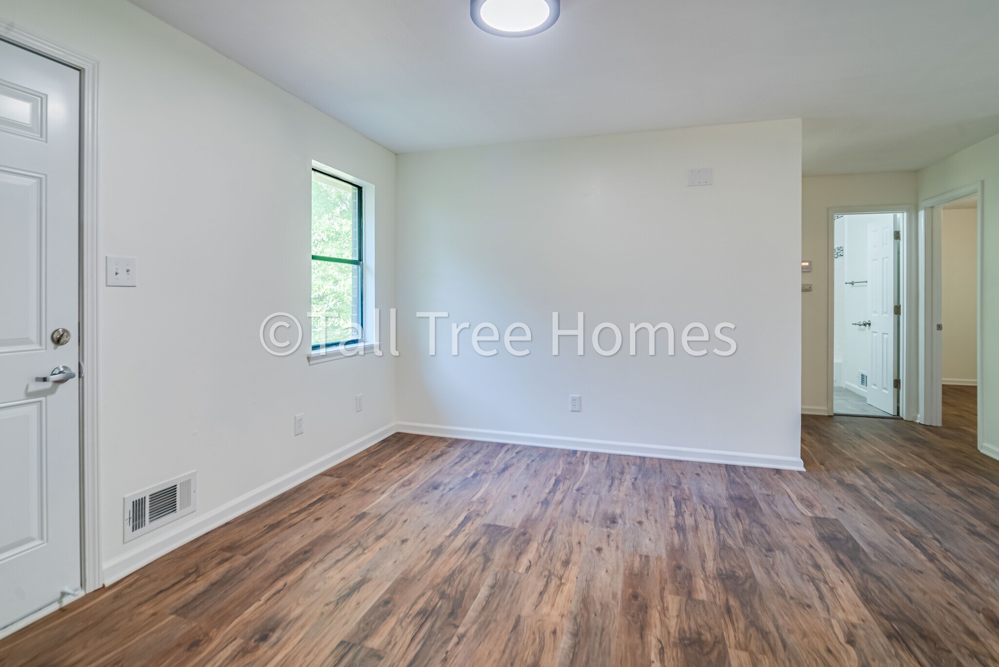 Dining Space - 325 Camp Ground Rd