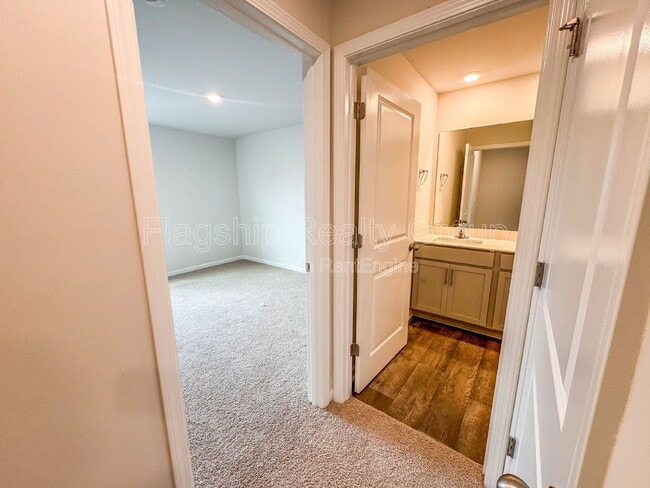 Building Photo - 2136 Montalvan Dr