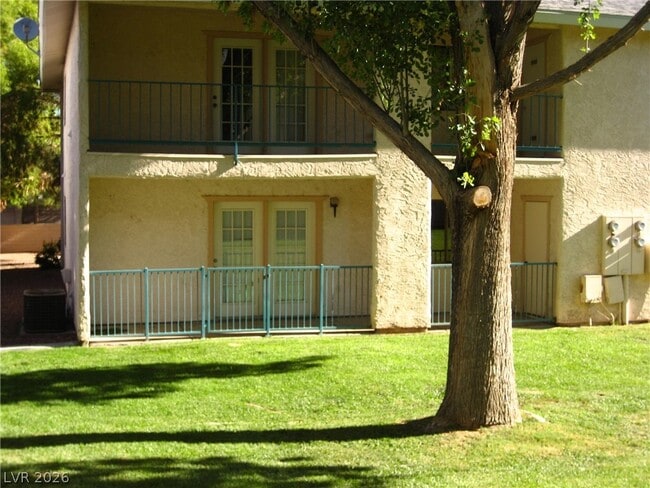 Building Photo - 2894 Lilac Ct