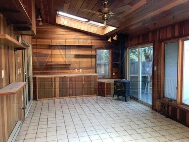 Building Photo - 1722 Boswell Dr