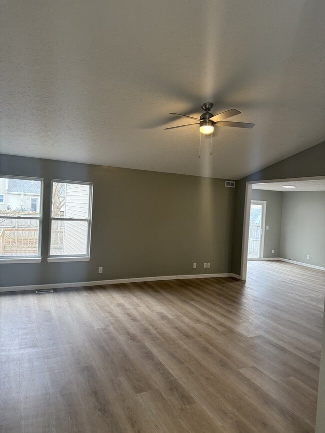 Building Photo - 804 Woodmere Dr