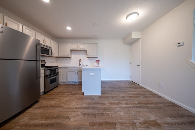 Building Photo - 2246 Flamingo Dr