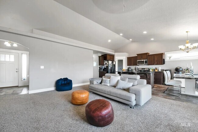 Building Photo - 1025 SW Bonnie St